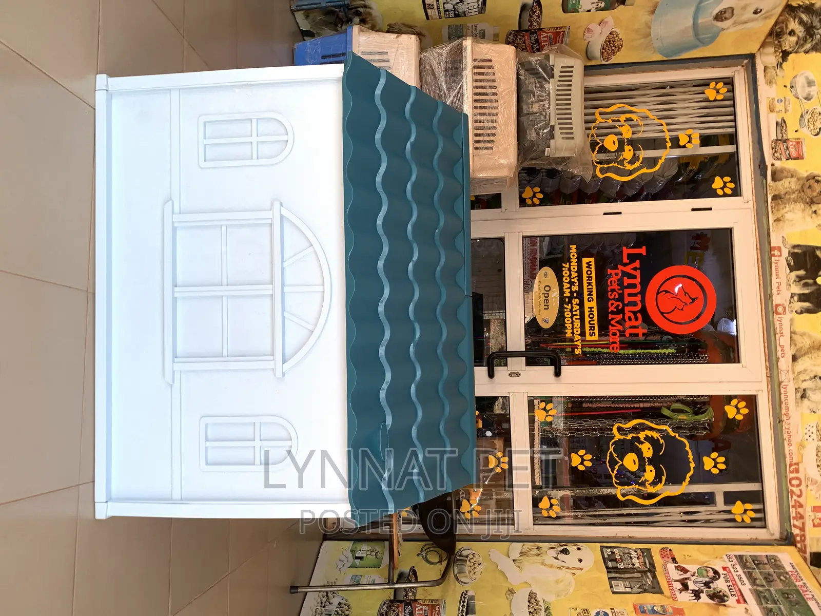 Dog House ( M,L)