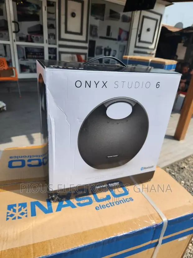 Well Fortified Onyx Studio Bluetooth Speaker in Adabraka Audio