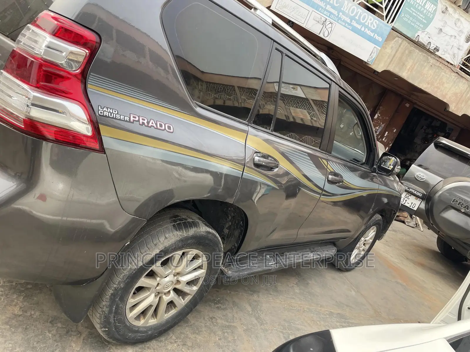 Land Cruiser Prado Body Line