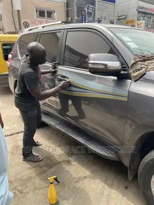 Land Cruiser Prado Body Line