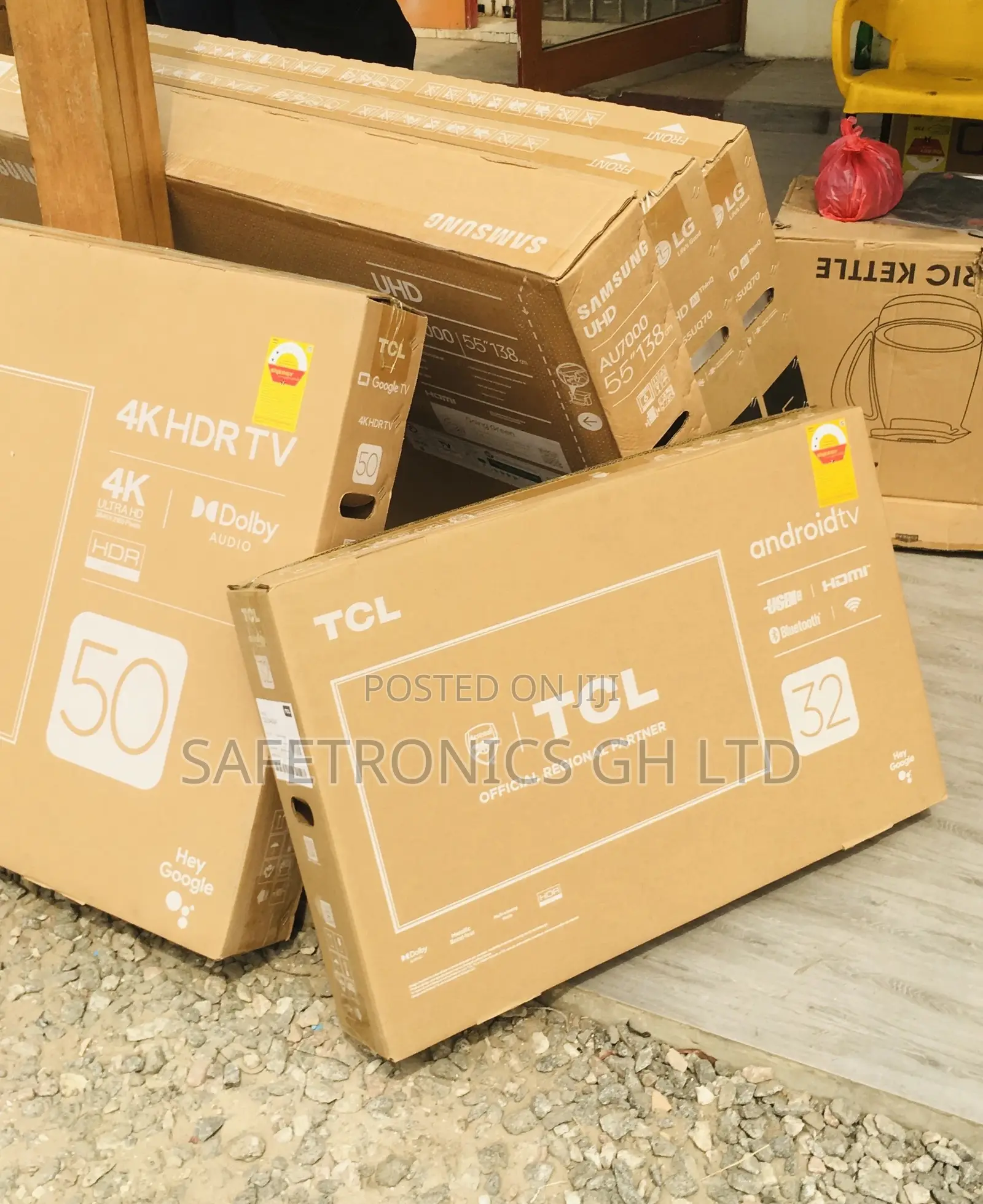 Black Glossy HDR Electric 32 Inches TCL S5400A Full HD Tv