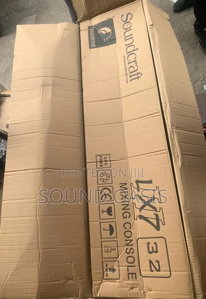 Soundcraft LX7 II - 32 Channel Recording Mixer