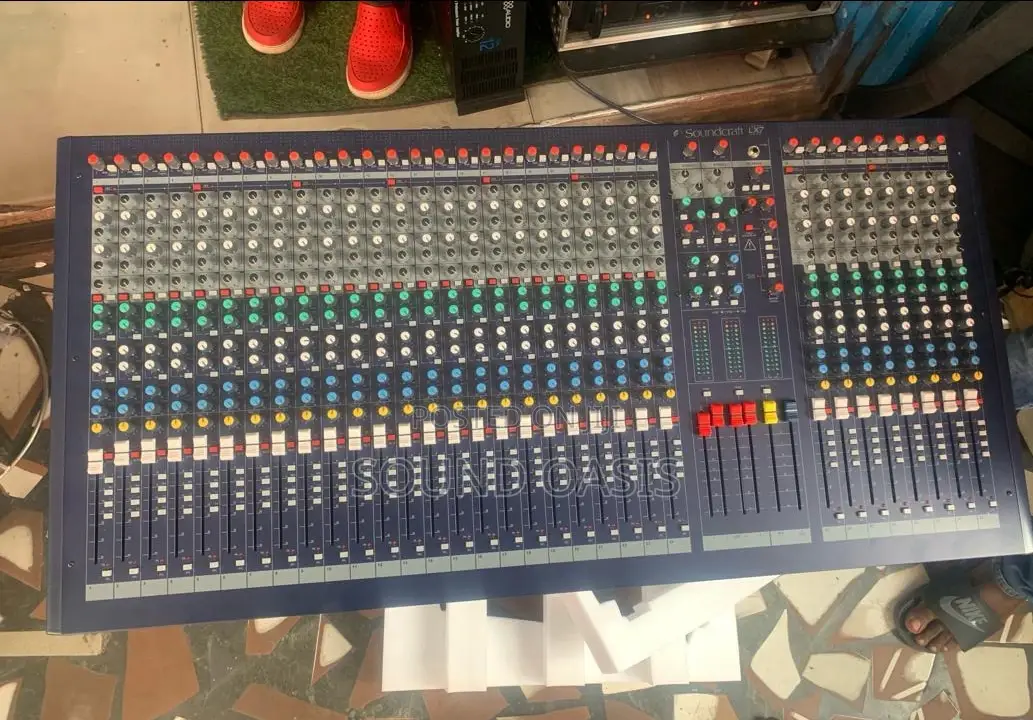 Soundcraft LX7 II - 32 Channel Recording Mixer