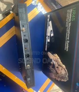 Shure UR4S Wireless Microphone System
