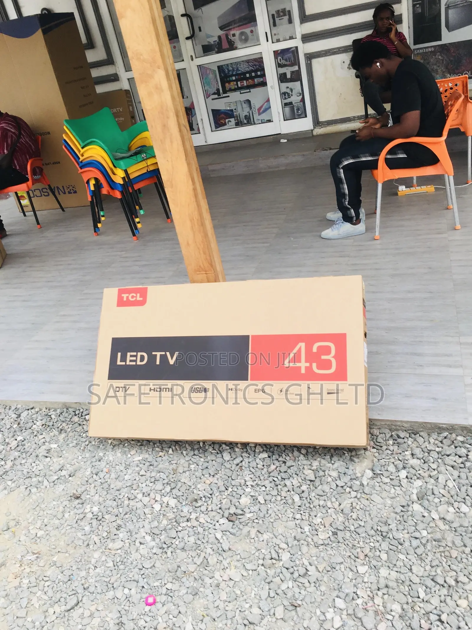 D3200 TCL Full HD HDR 43 Inches Glossy LED Black Electric Tv