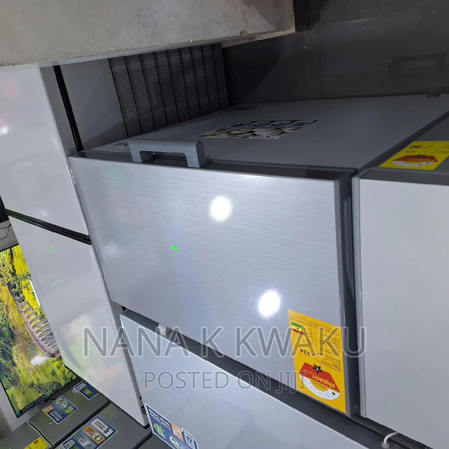 Bring Home Happiness_pearl 200litres Chest Freezer