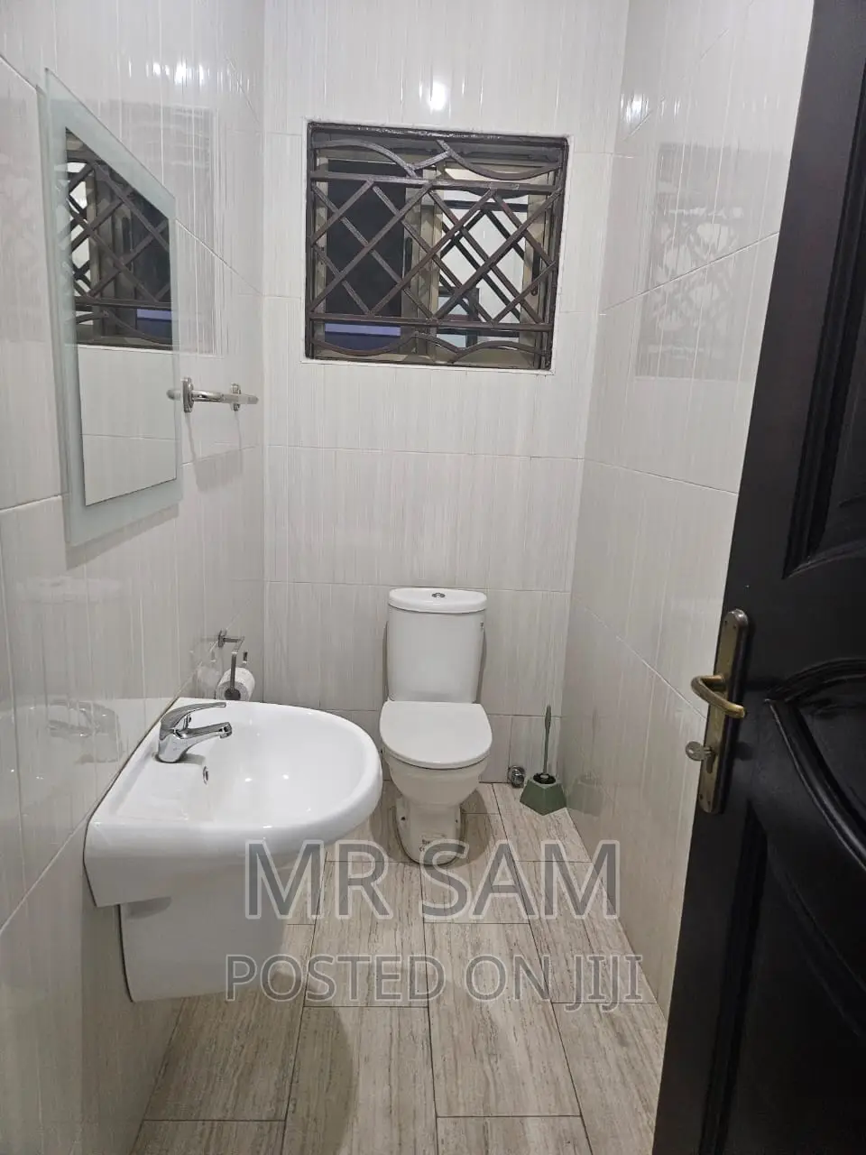 5bdrm Mansion in Sam Properties, Weija for sale