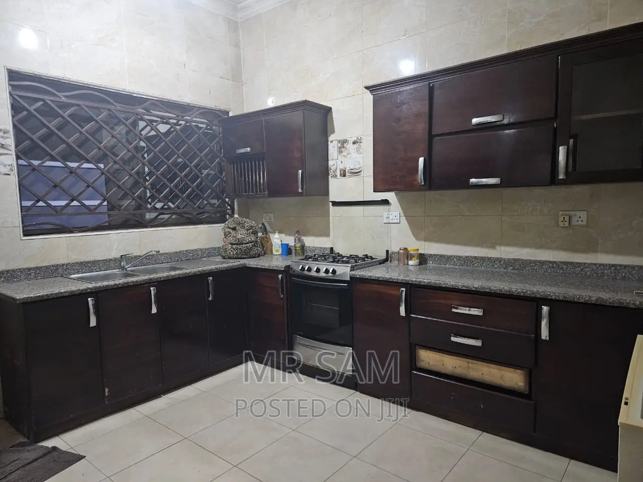 5bdrm Mansion in Sam Properties, Weija for sale