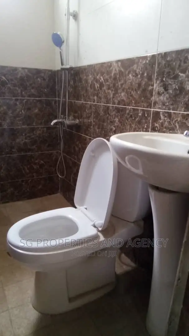 2bdrm Apartment in Community 17, Spintex for rent