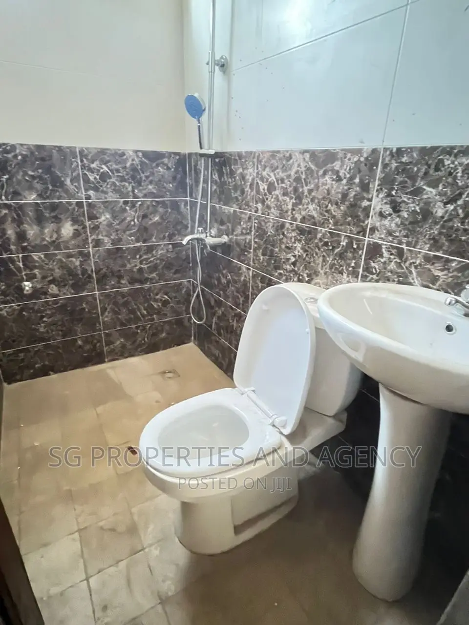 2bdrm Apartment in Community 17, Spintex for rent