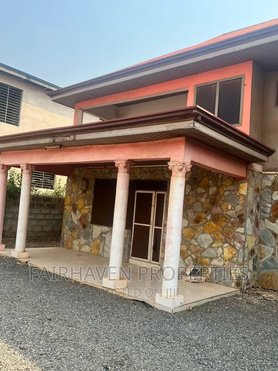 3bdrm Apartment in Ashyie Fulani, Adenta for rent