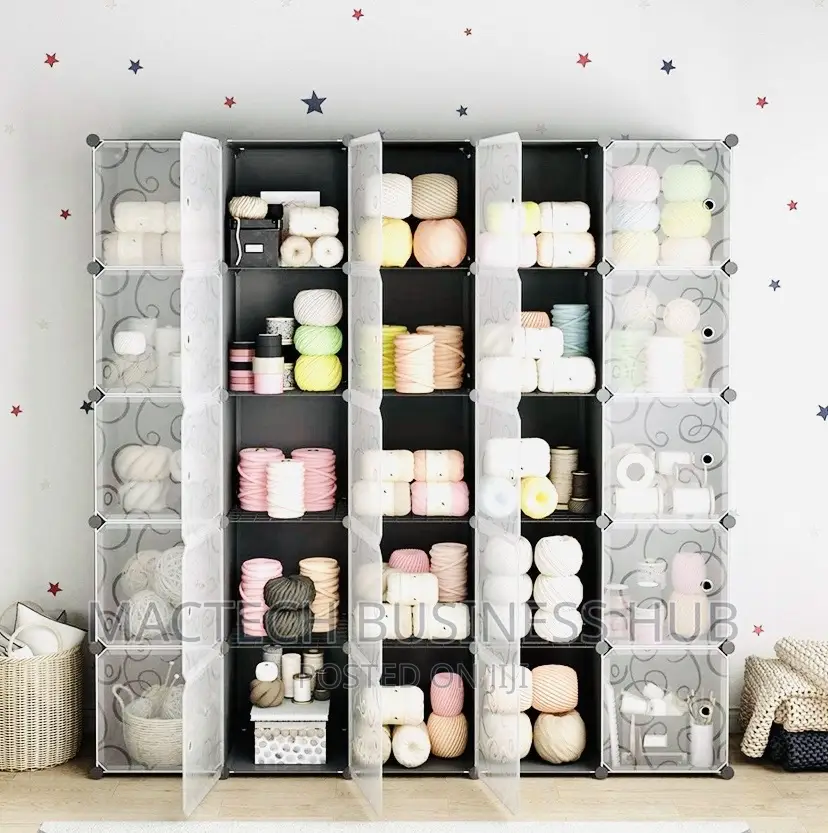 Portable Plastic Storage (25 Cubes)