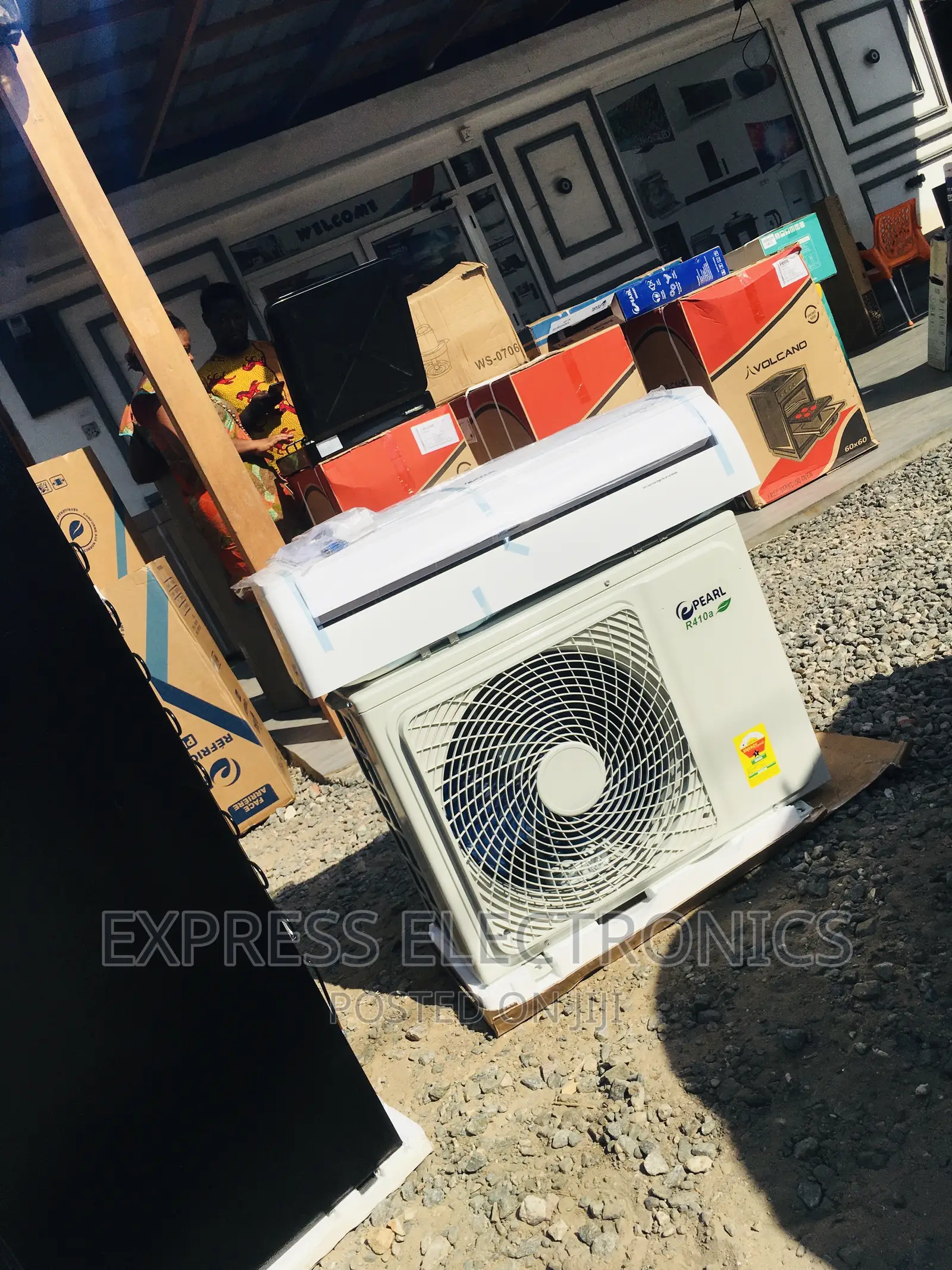 Pearl 1.5hp Split R410 Gas Zealous New White