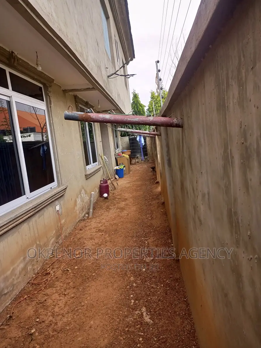 7bdrm House in Lashibi, Sakumono for sale