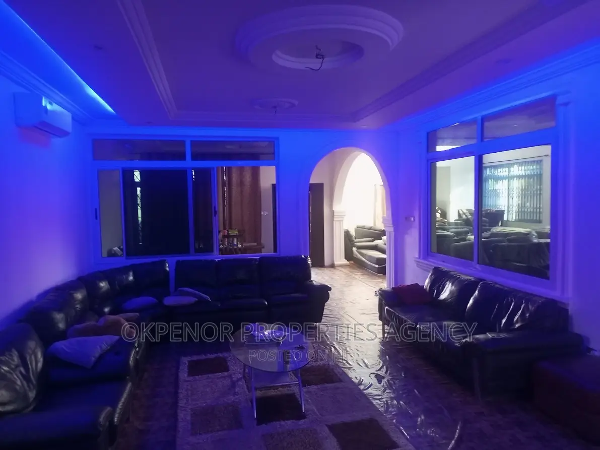 7bdrm House in Lashibi, Sakumono for sale