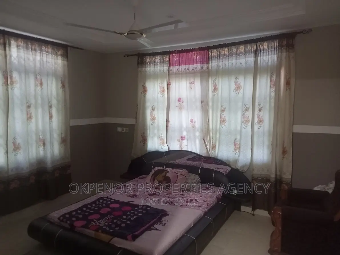 7bdrm House in Lashibi, Sakumono for sale