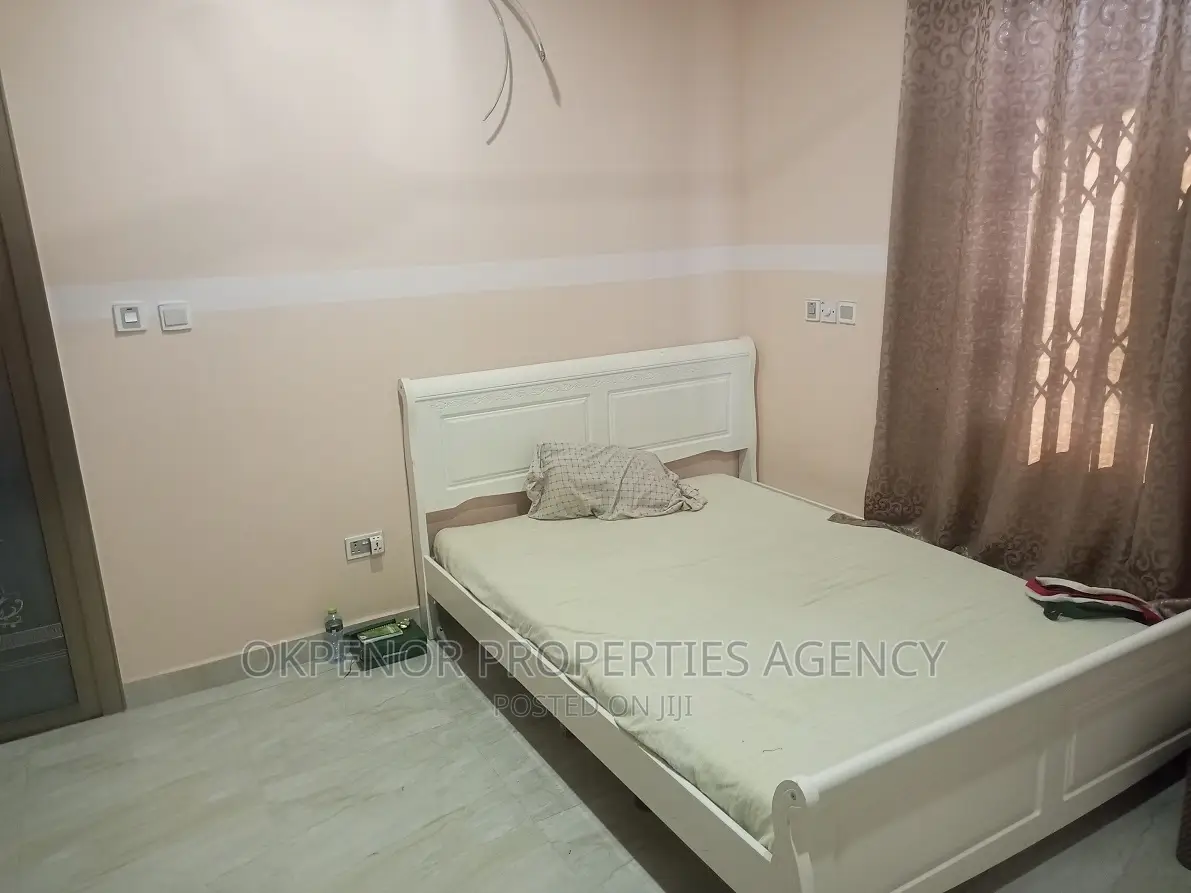 7bdrm House in Lashibi, Sakumono for sale