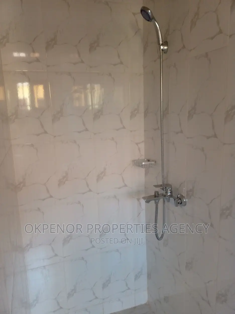 3bdrm House in Devtraco Estate, Tema Metropolitan for rent