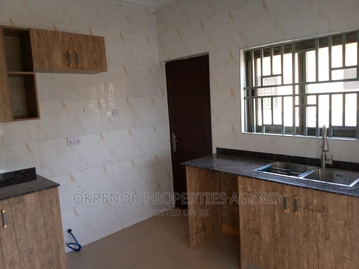 3bdrm House in Devtraco Estate, Tema Metropolitan for rent