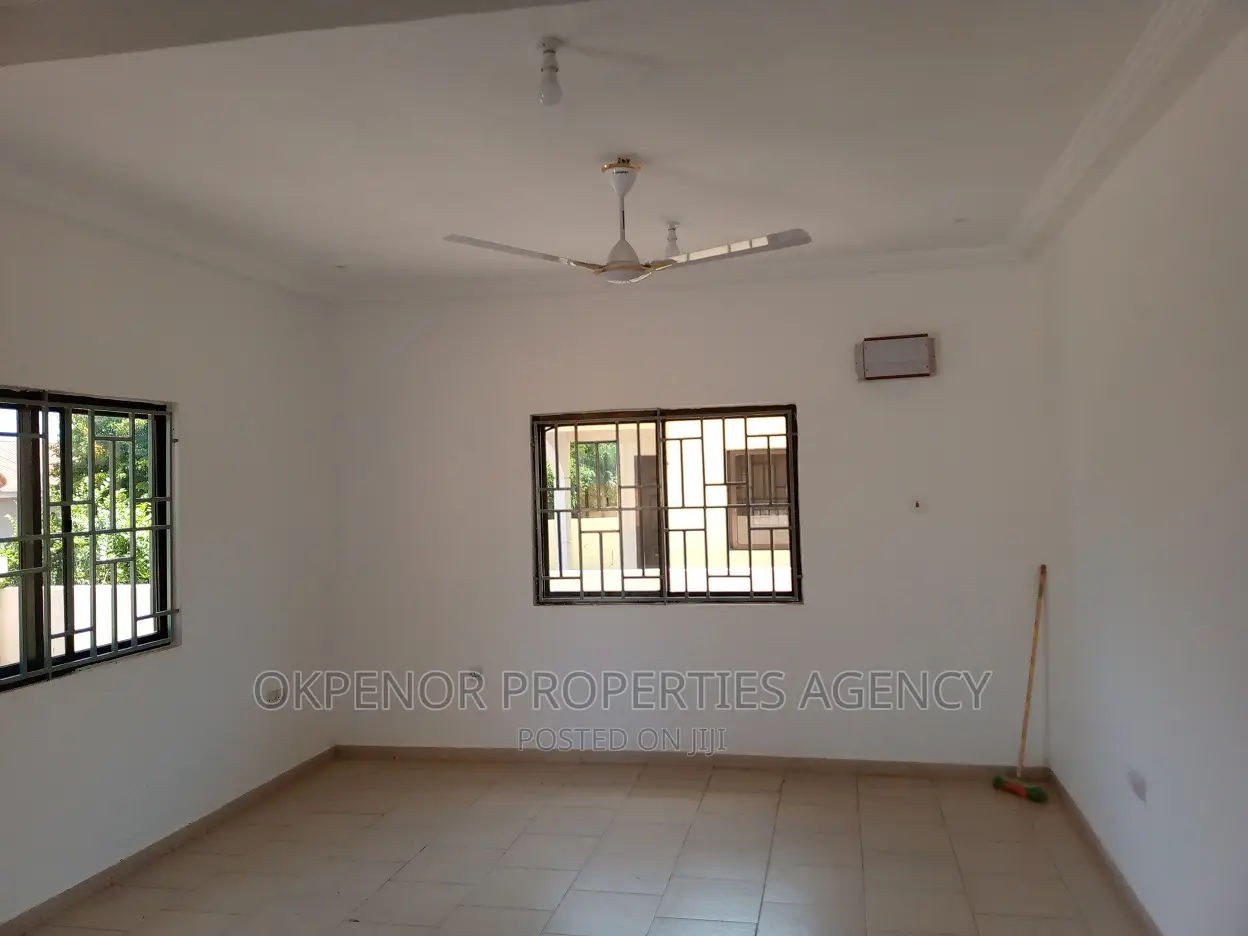 3bdrm House in Devtraco Estate, Tema Metropolitan for rent