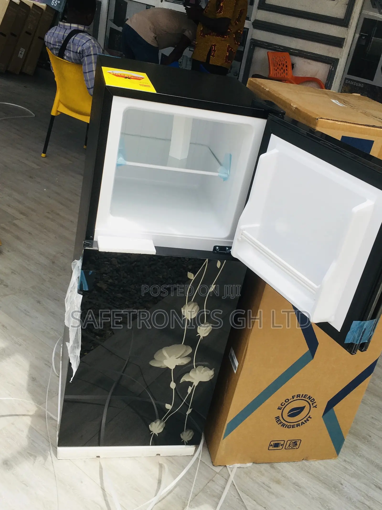 Pearl PF-17T Doubledoor Black Topfreezer Glass Fridge