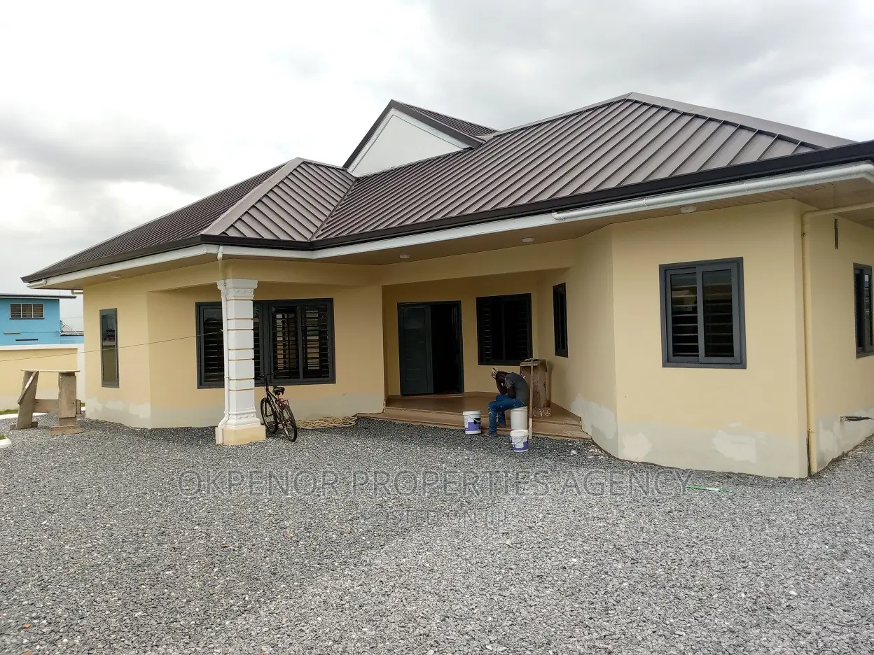 4bdrm House in Comm25, Tema Metropolitan for sale