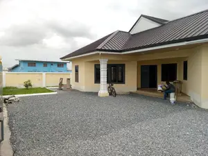 4bdrm House in Comm25, Tema Metropolitan for sale