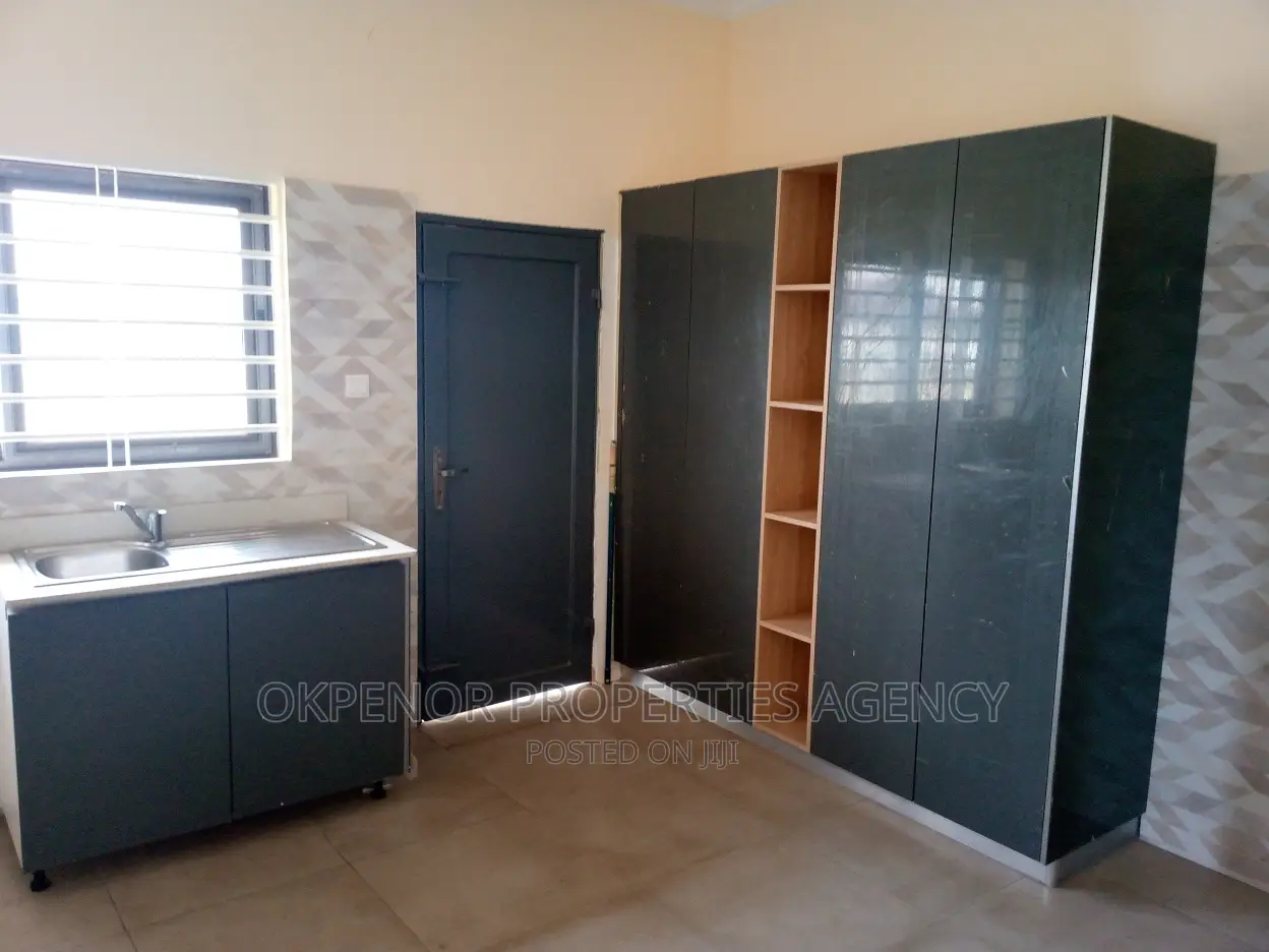 4bdrm House in Comm25, Tema Metropolitan for sale