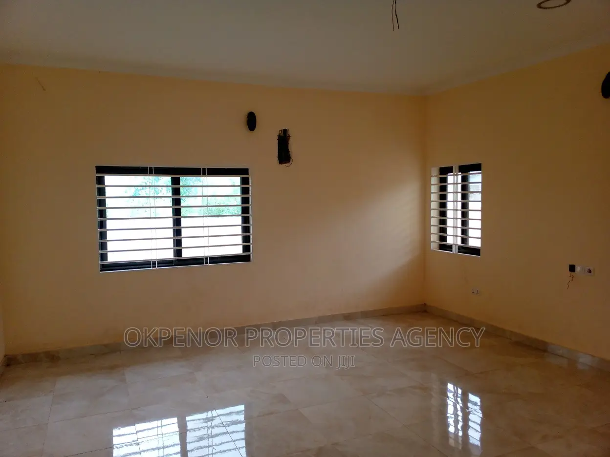 4bdrm House in Comm25, Tema Metropolitan for sale