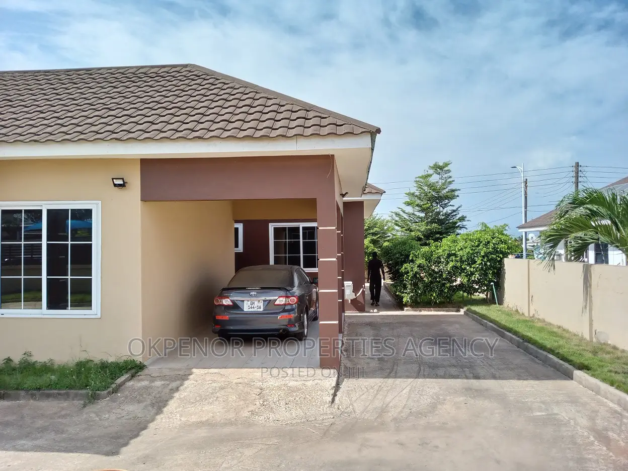 5bdrm House in Devtraco Estate, Tema Metropolitan for sale
