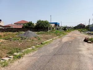 Plot for Sale at Tema Com25