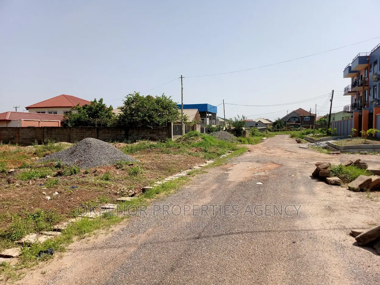 Plot for Sale at Tema Com25