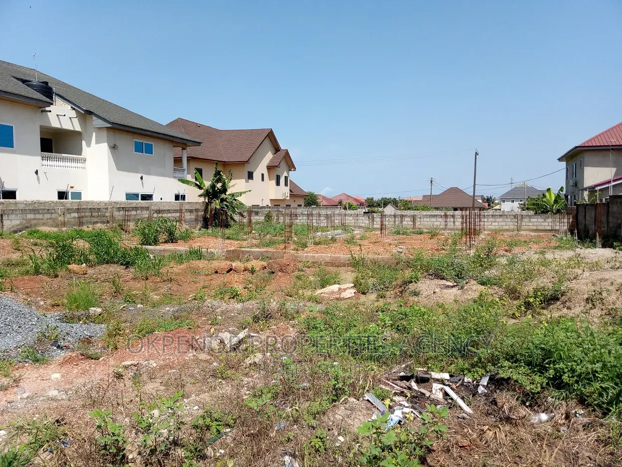 Plot for Sale at Tema Com25