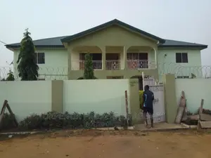 8bdrm Mansion in Com25 Annex, Tema Metropolitan for sale