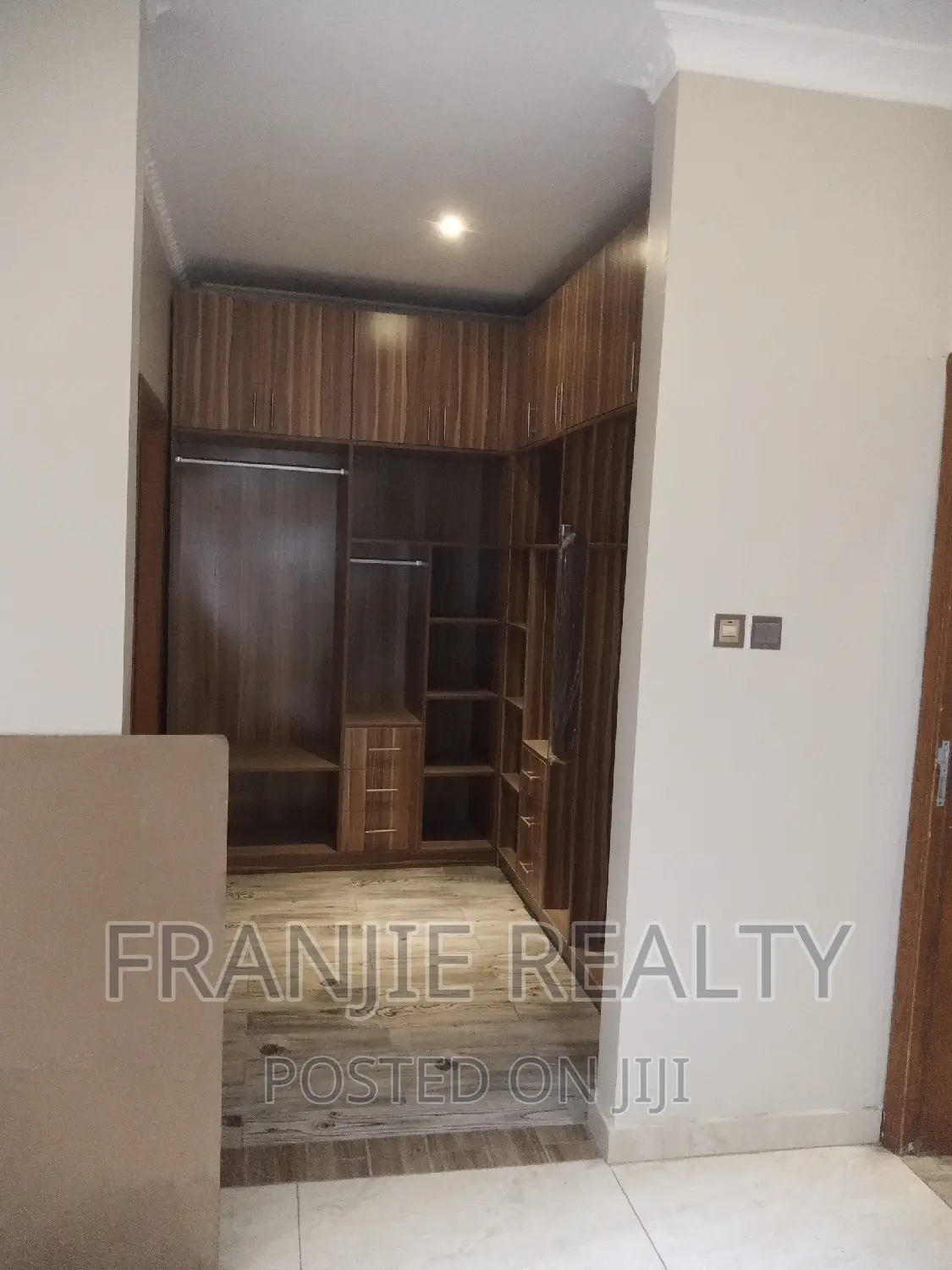 4bdrm House in Franjie Realty, West Hills Mall Area for sale
