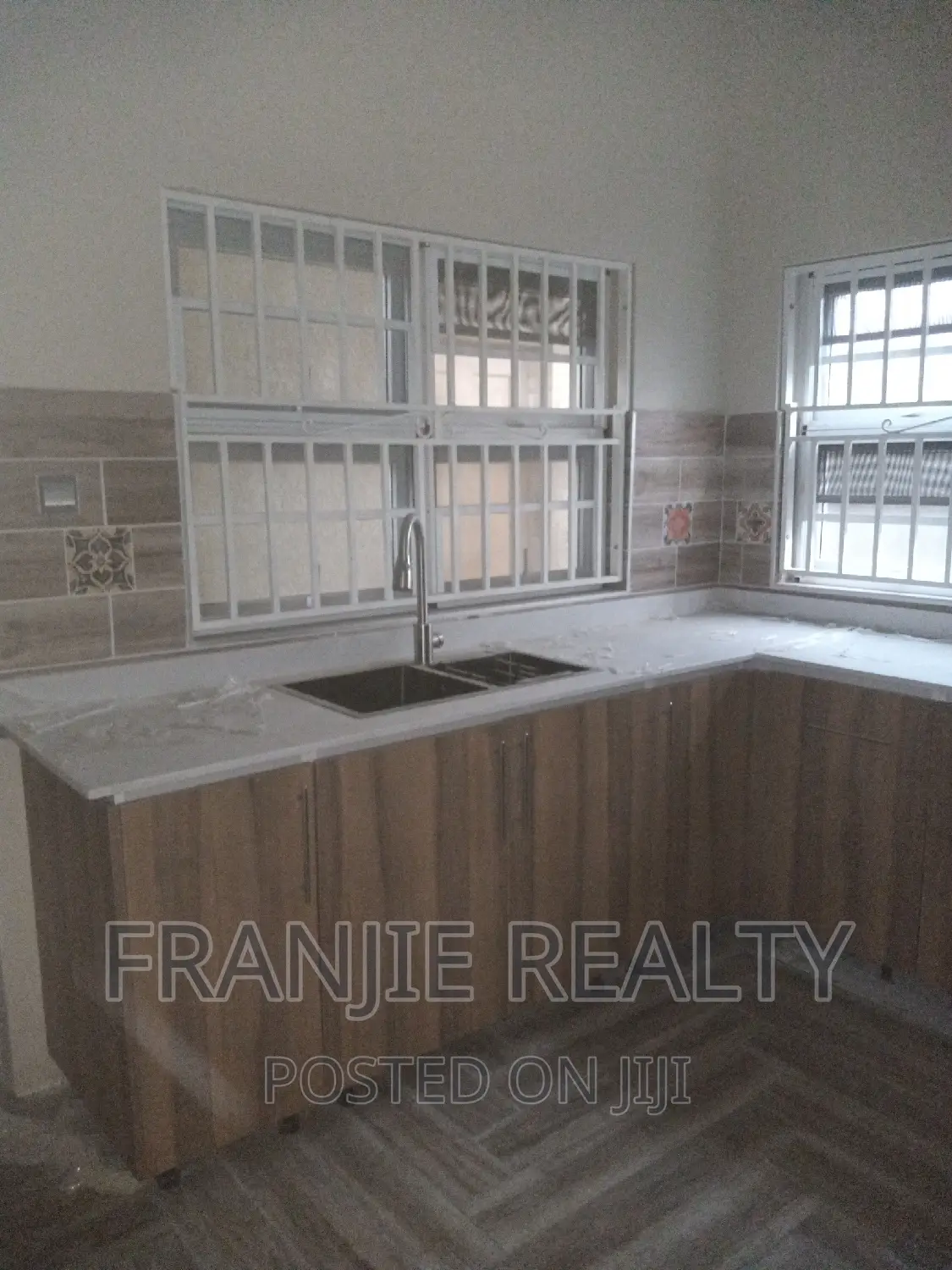 4bdrm House in Franjie Realty, West Hills Mall Area for sale