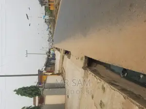 4shops for Sale at Kakraba KFC