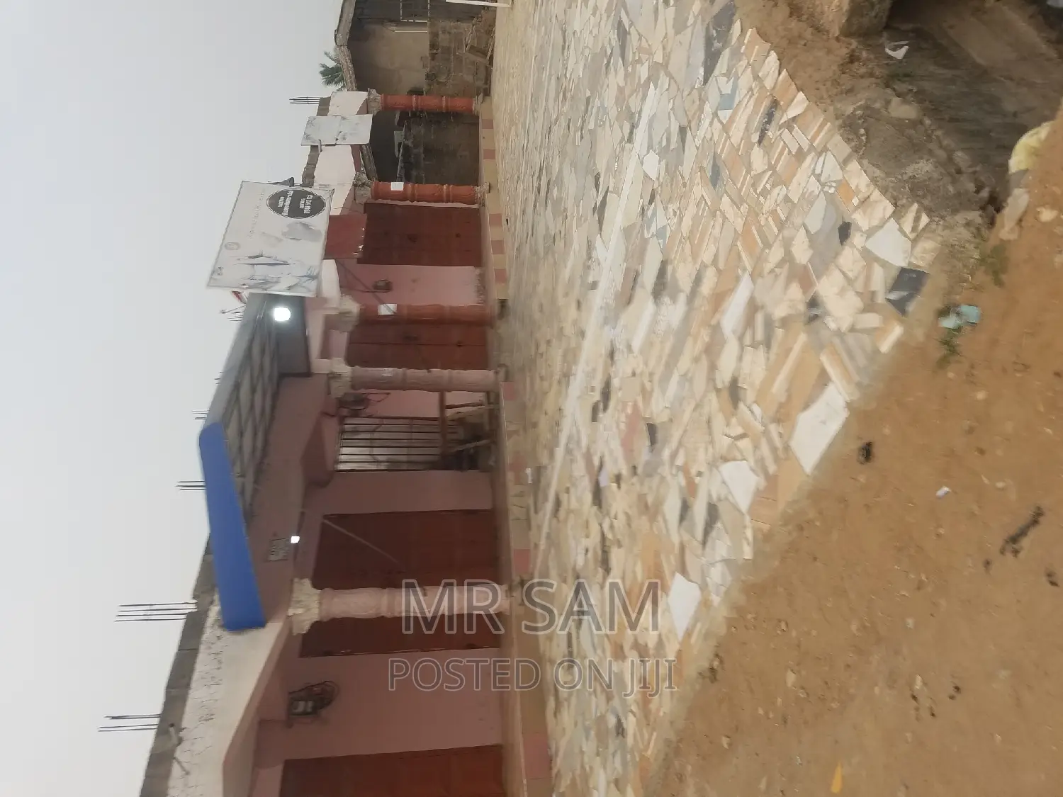 4shops for Sale at Kakraba KFC