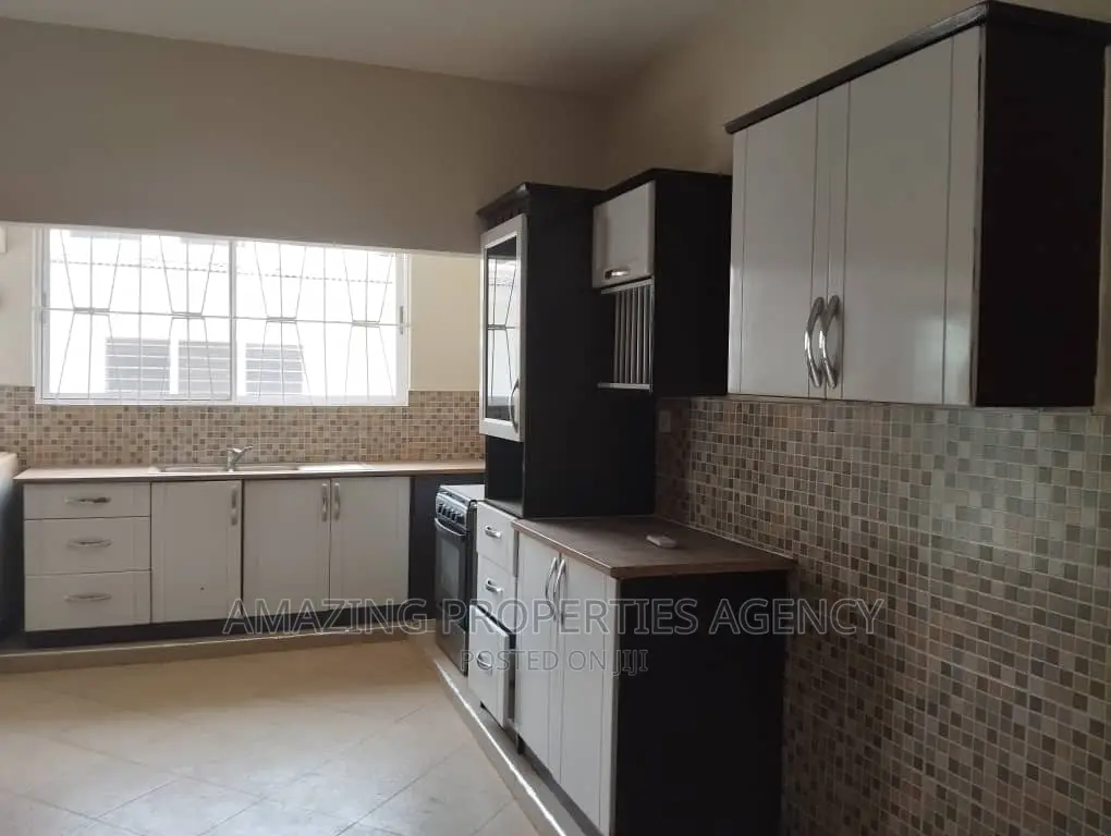 4bdrm House in Labone for rent