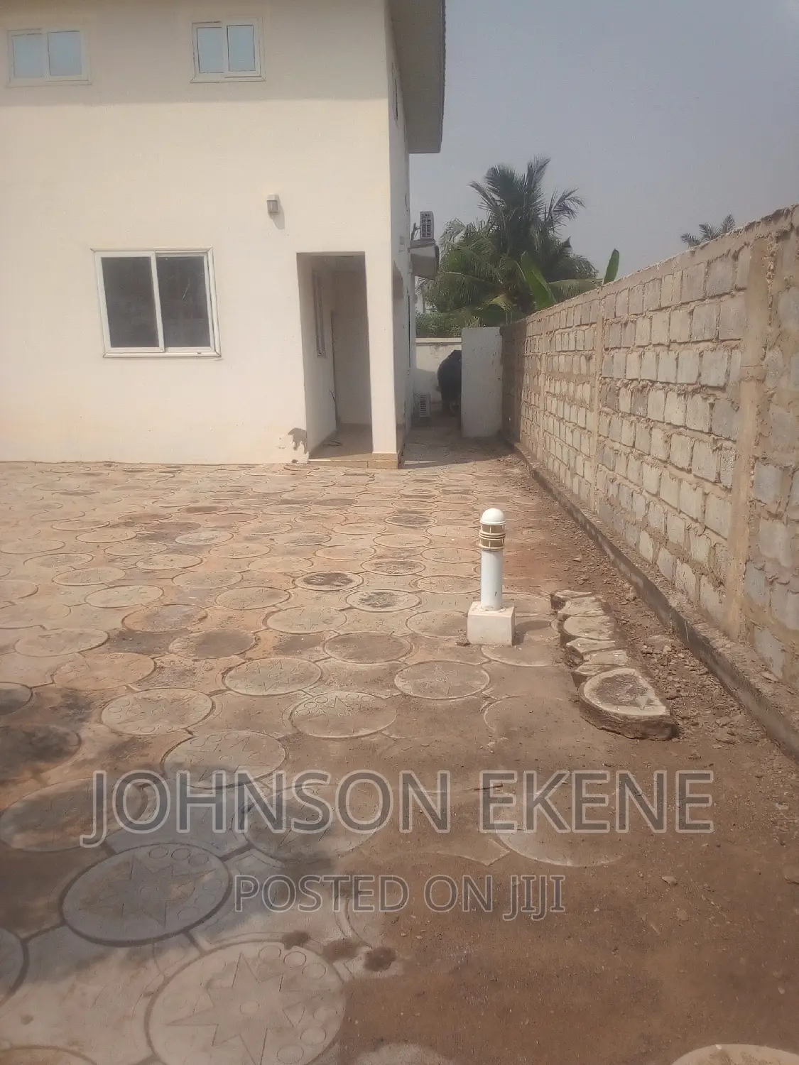 4bdrm Duplex in East Legon for sale
