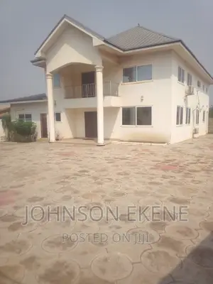 4bdrm Duplex in East Legon for sale