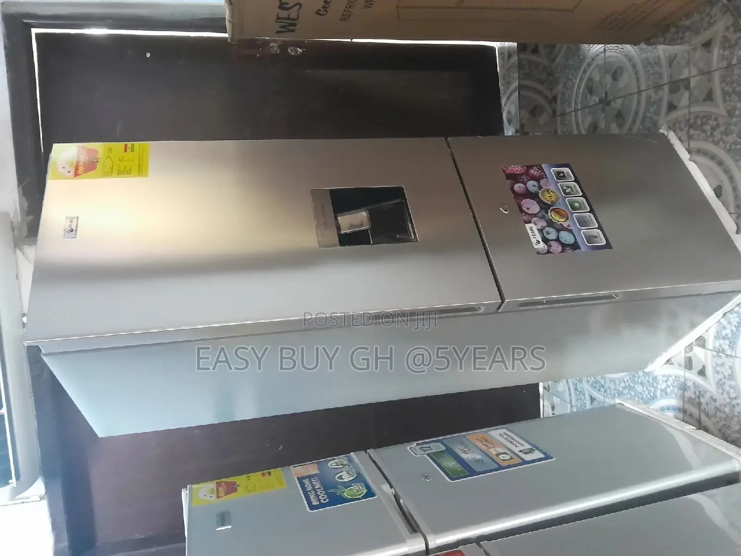 Pearl Refrigerator With Water Dispenser 177L