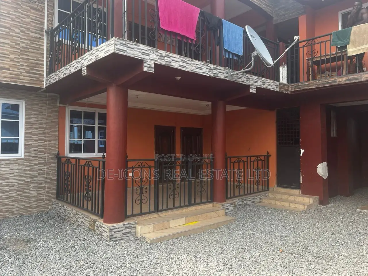 3bdrm Duplex in De-Icons Real Estate, Awutu Senya East Municipal