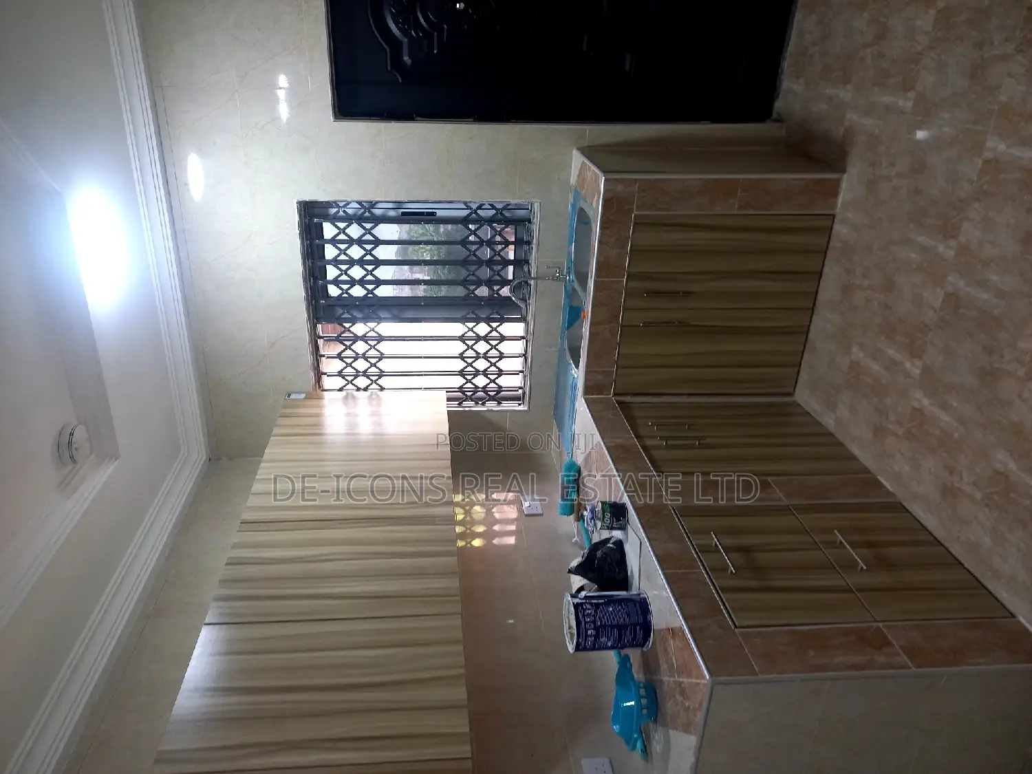 2bdrm Duplex in De-Icons Real Estate, Awutu Senya East Municipal