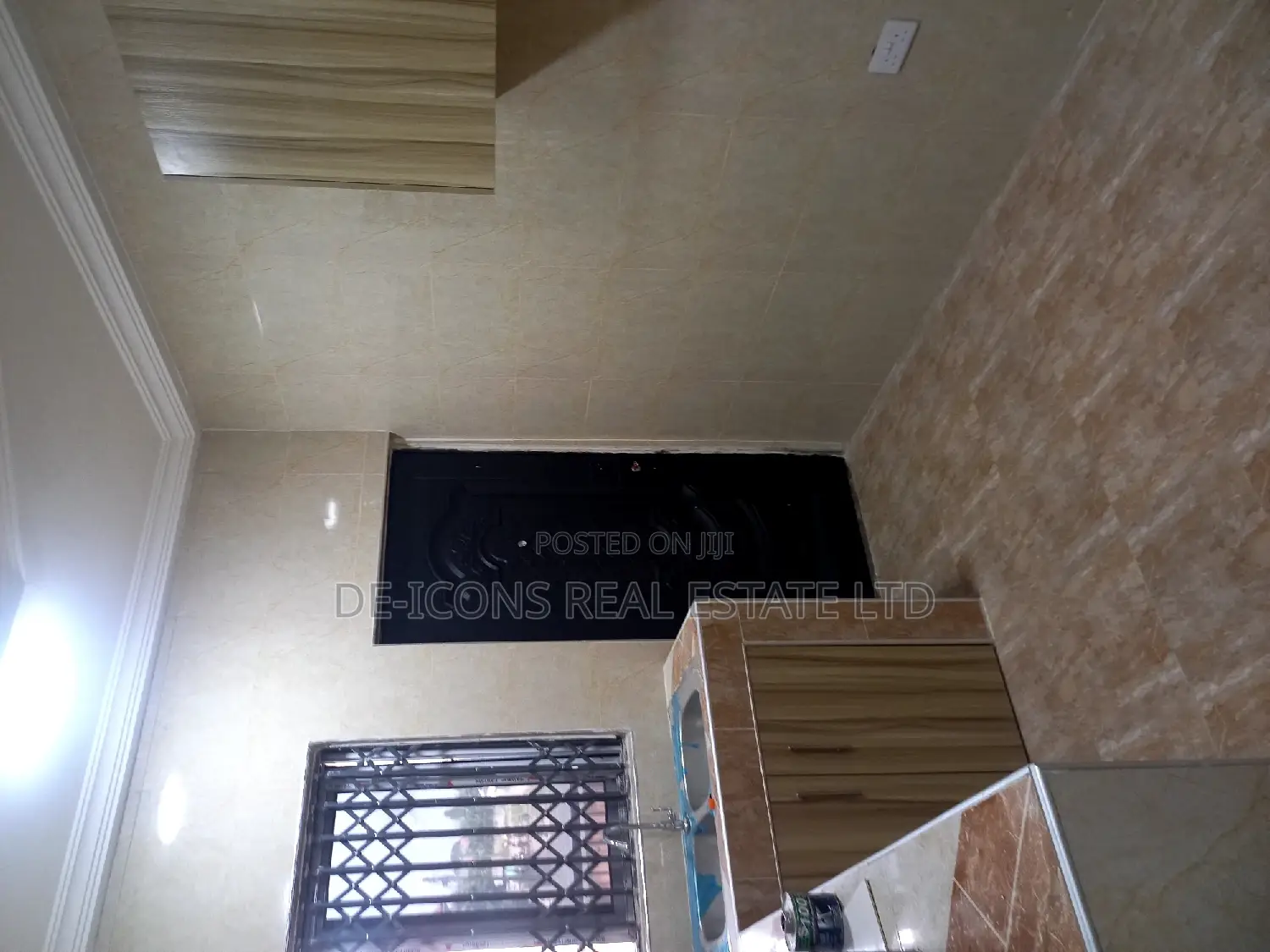2bdrm Duplex in De-Icons Real Estate, Awutu Senya East Municipal