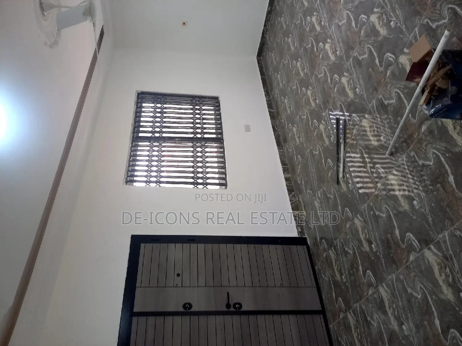 2bdrm Duplex in De-Icons Real Estate, Awutu Senya East Municipal