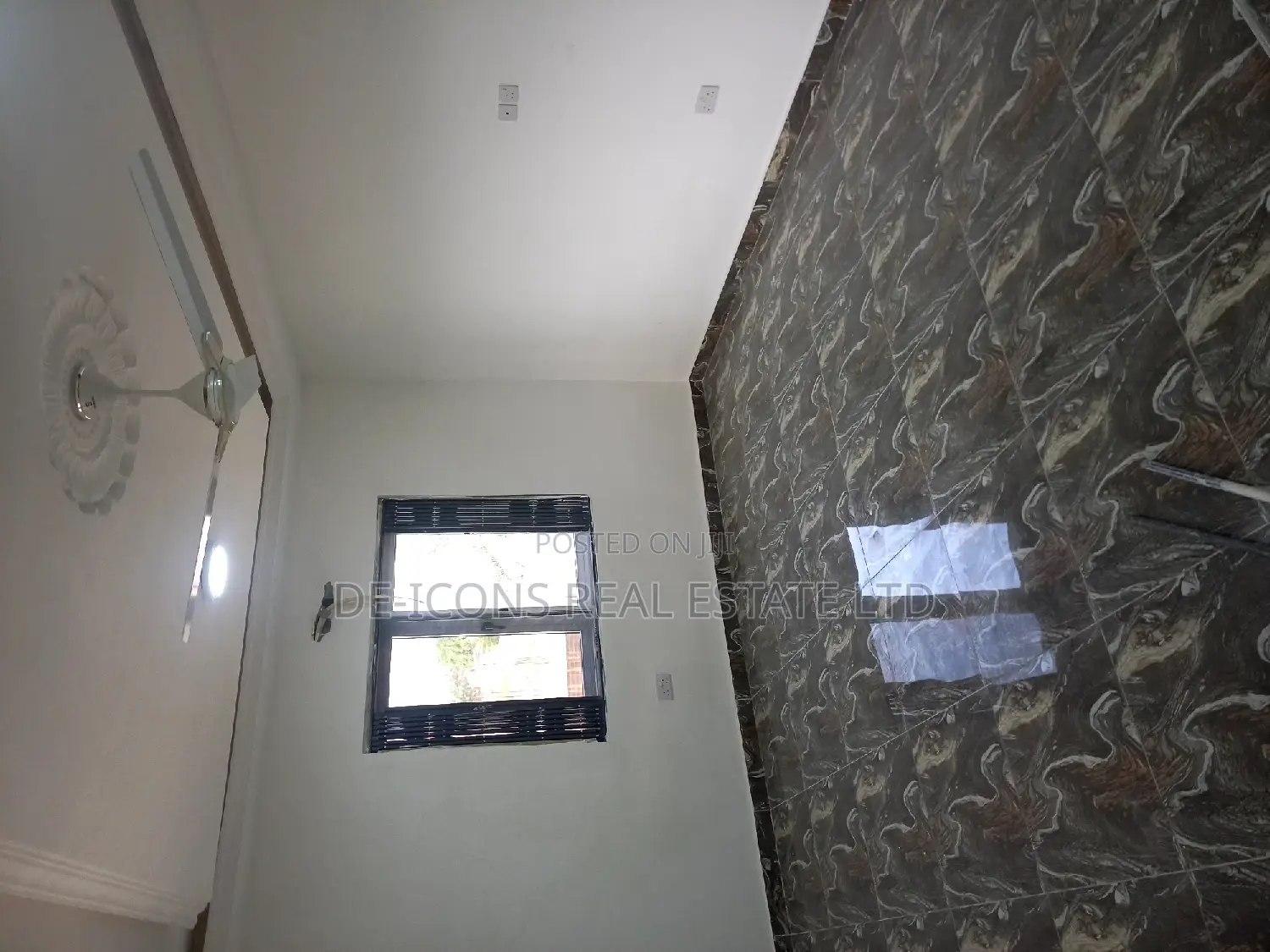 2bdrm Duplex in De-Icons Real Estate, Awutu Senya East Municipal