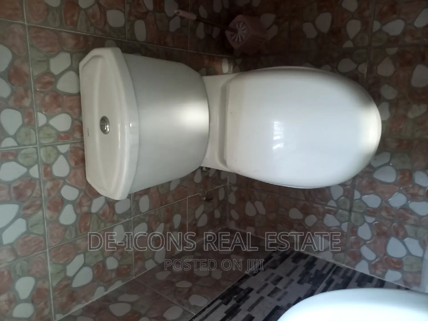 2bdrm Duplex in De-Icons Real Estate, Awutu Senya East Municipal