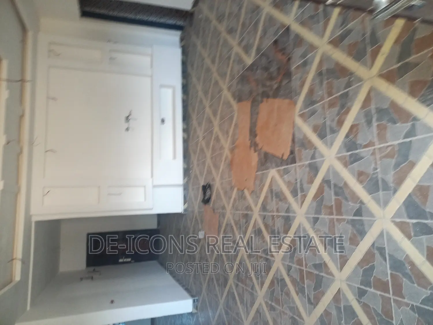 2bdrm Maisonette in De-Icons Real Estate, Awutu Senya East Municipal