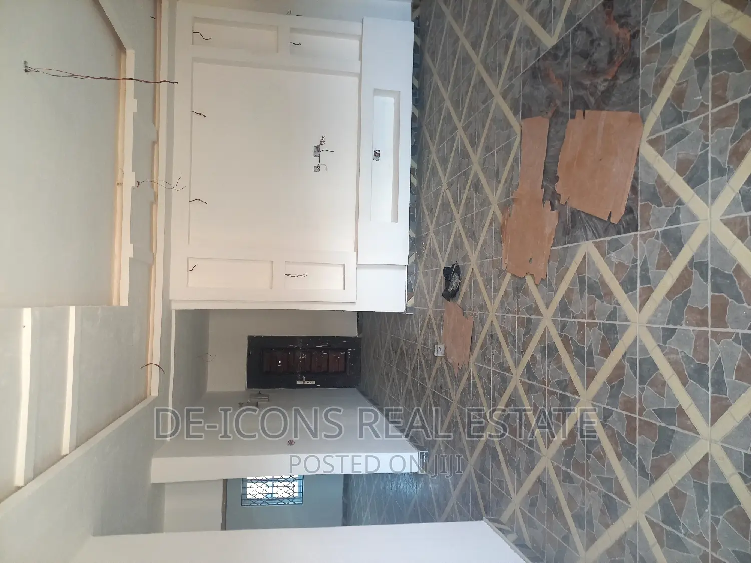 2bdrm Maisonette in De-Icons Real Estate, Awutu Senya East Municipal